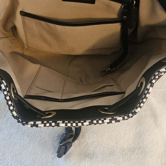 MICHAEL KORS Junie Chevron Navy & White Backpack Leather Medium Beautiful EUC - Picture 3 of 9